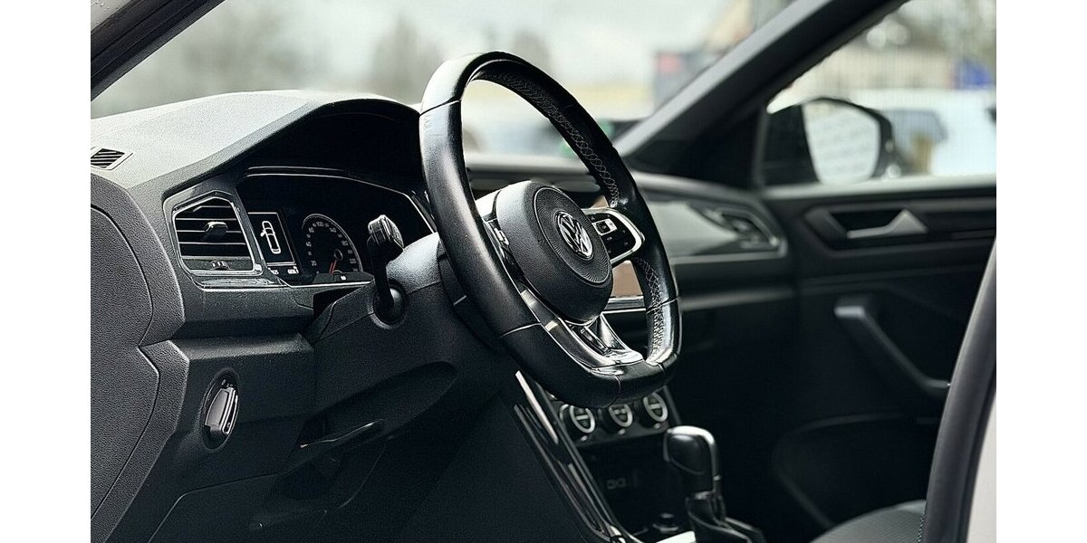 VW T-Roc R-line / Pano / 1. Hd / Kamera / AHK 93.000 km 23.690 &euro; Mönchengladbach 41066