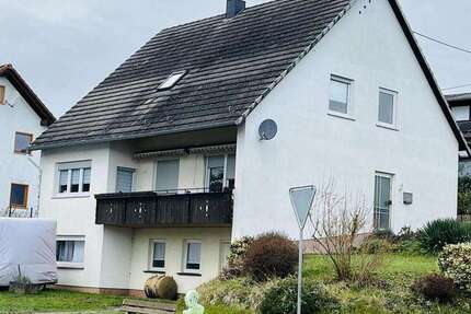 Haus zum Kaufen in Blieskastel 219.000 € 150 m² 8 zimmer