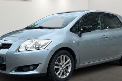 Toyota Auris 143.032 km 2.999 &euro; Berlin 12681