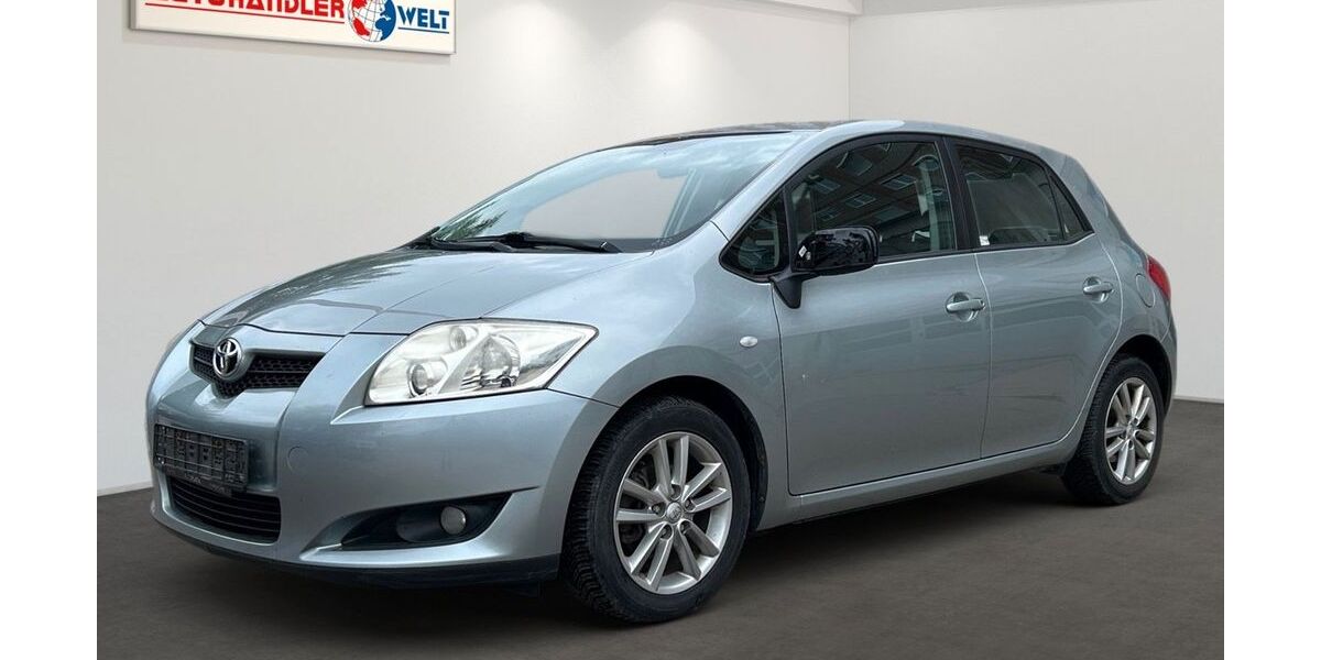 Toyota Auris 143.032 km 2.999 &euro; Berlin 12681