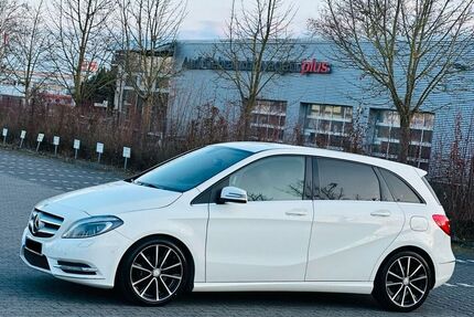 Mercedes B 180