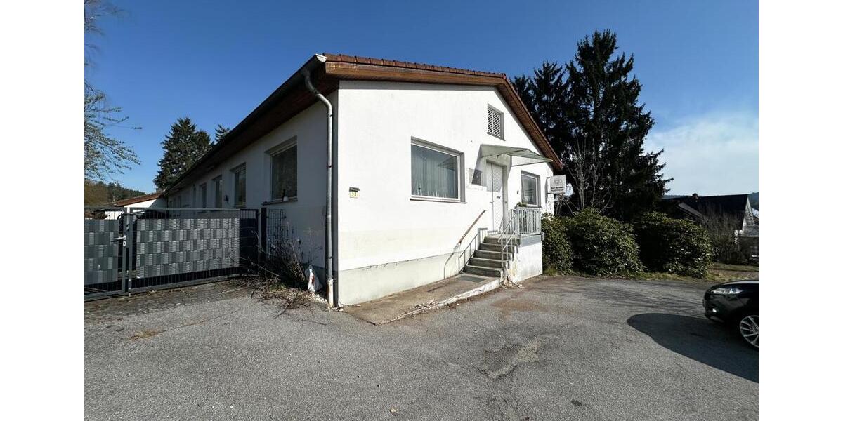 Gewerbeobjekt Schwarzhofen - 650&euro; | Angebot:26105727
