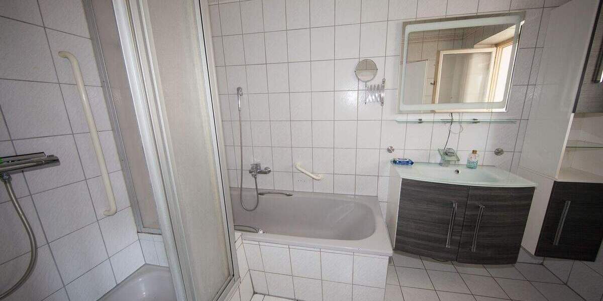 Mehrfamilienhaus, Wohnhaus Bad Rodach Elsa - 5 Zimmer, 140 m&sup2;, 220.000&euro; | Angebot:25746306