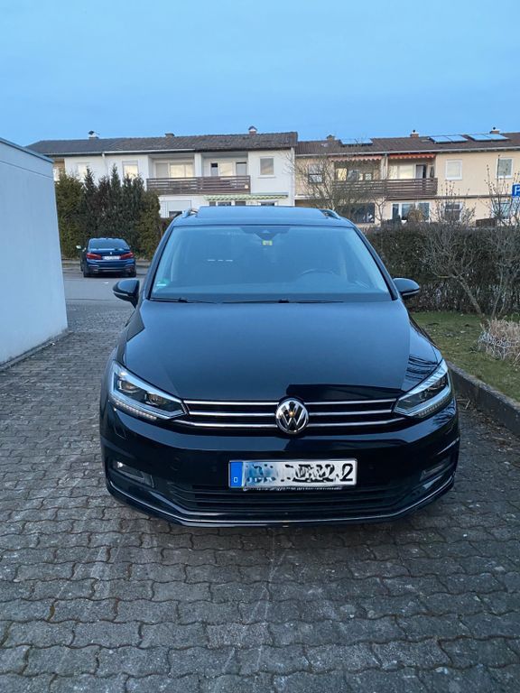 VW Touran 126.500 km 17.900 € Tuttlingen 78532