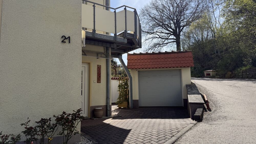 Gepflegtes Einfamilienhaus mit zwei Wohneinheiten und Ausbaupotenzial in Lunzenau - Einfamilienhaus Lunzenau | Angebot:26676730