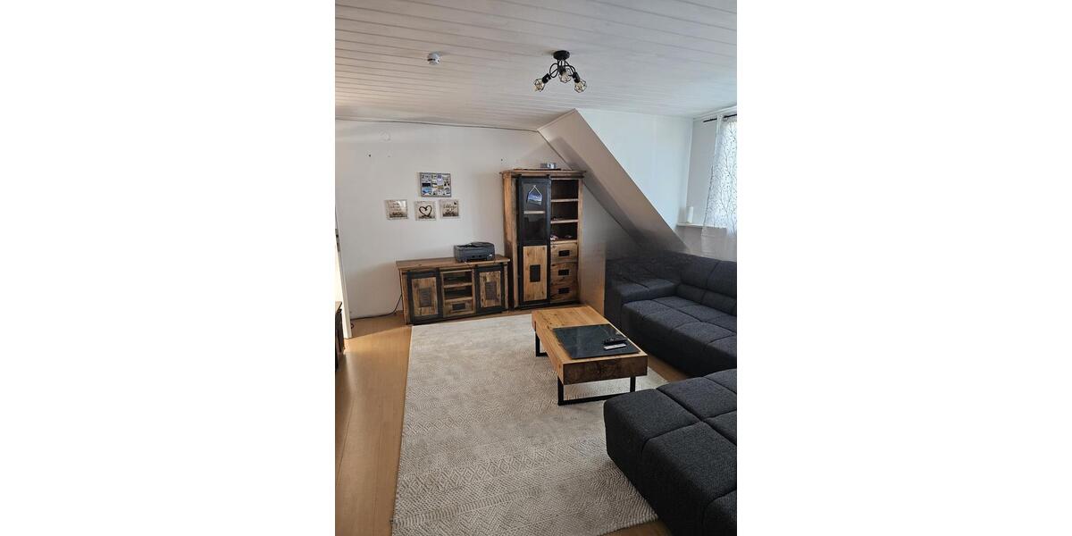 Dachgeschoßwohnung Bous - 3 Zimmer, 70 m&sup2;, 650&euro; | Angebot:26532841