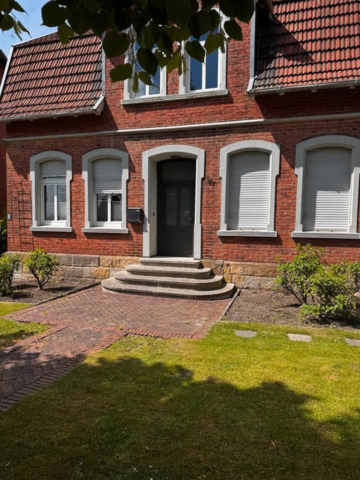 Eigentumswohnung inkl. großem Grundstück Doppelgarage Keller