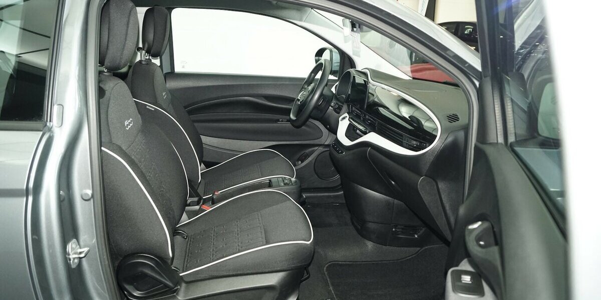 Fiat 500e Action Carplay Android Sitzheizung 38.100 km 12.580 &euro; Lich 35423