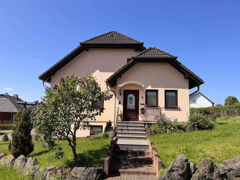 Haus zum Kaufen in Ellscheid 320.000 € 145 m²