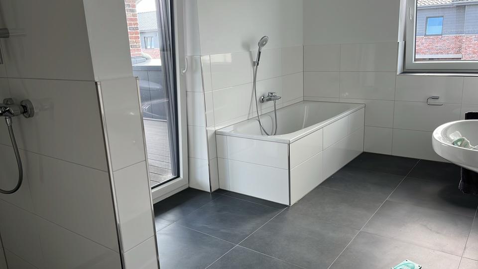 Einfamilienhaus Heide - 2 Zimmer, 80 m&sup2;, 990&euro; | Angebot:25418357