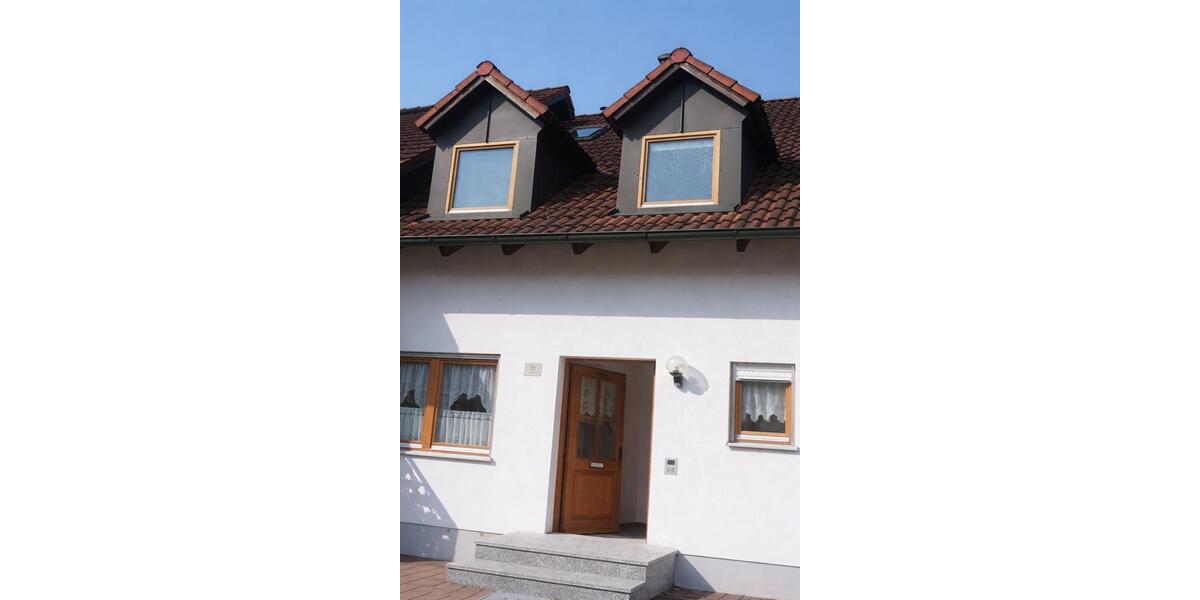 Reihenhaus Nabburg - 5 Zimmer, 140 m&sup2;, 1.800&euro; | Angebot:26326550