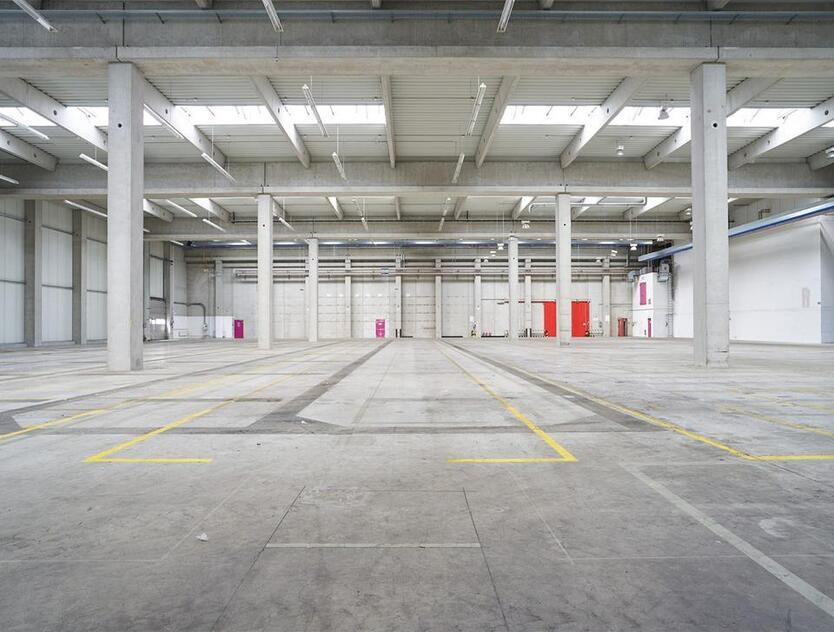 Multifunktionale Gewerbefläche für Logistik, Produktion und Lager mit ansprechendem Büroanteil zimmer