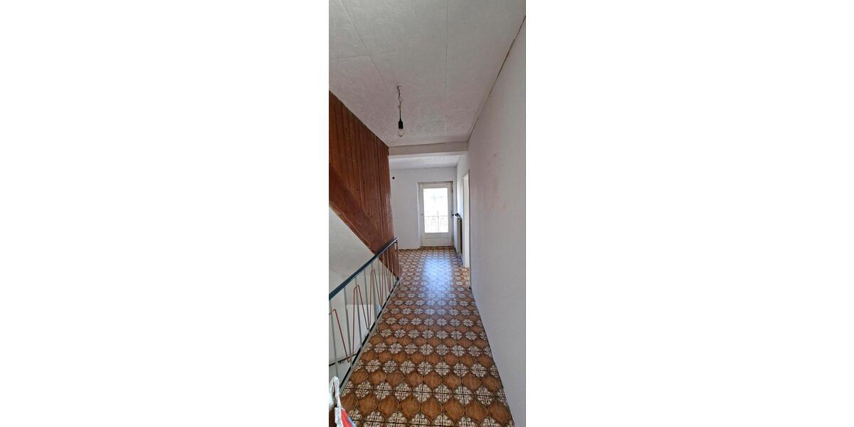 Bauernhaus, Landhaus Bad Windsheim - 7 Zimmer, 140 m&sup2;, 1.000&euro; | Angebot:25907288