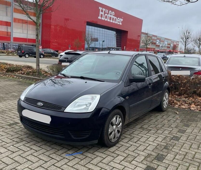 Ford Fiesta 79.500 km 2.100 € Hamburg 22149