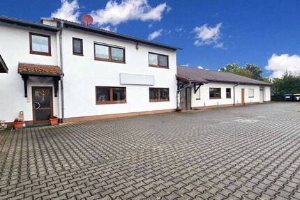 Vielseitige Gewerbeimmobilie mit ca. 340 m² HalleLager, ca.150 m² Bürofläche & ca.133 m² Wohnung zimmer