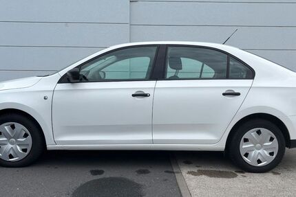 Seat Toledo 104.125 km 7.000 &euro; Frankfurt am Main 65933