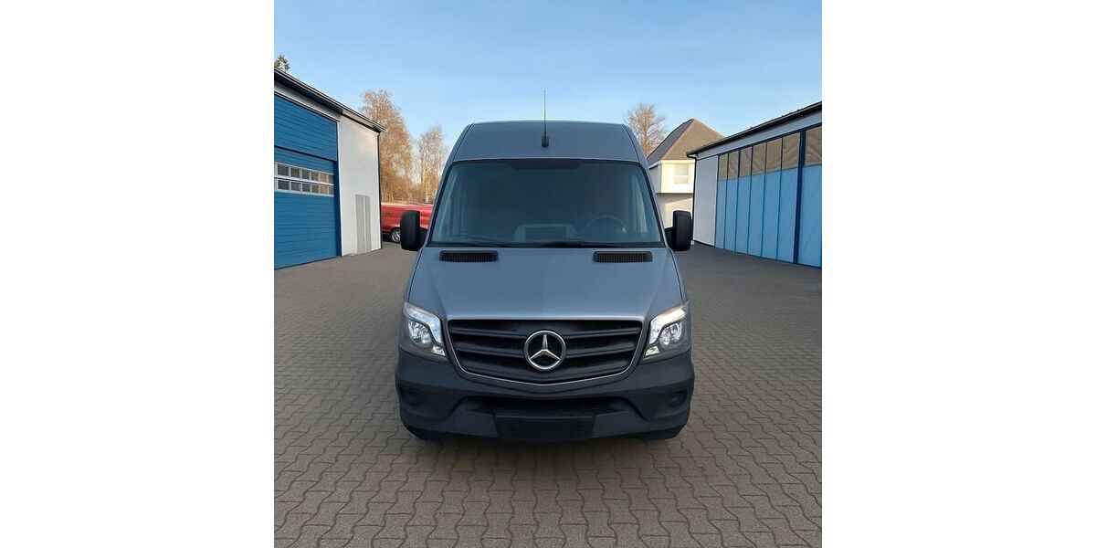 Mercedes-Benz Sprinter 220.000 km 12.000 &euro; Aachen 52068