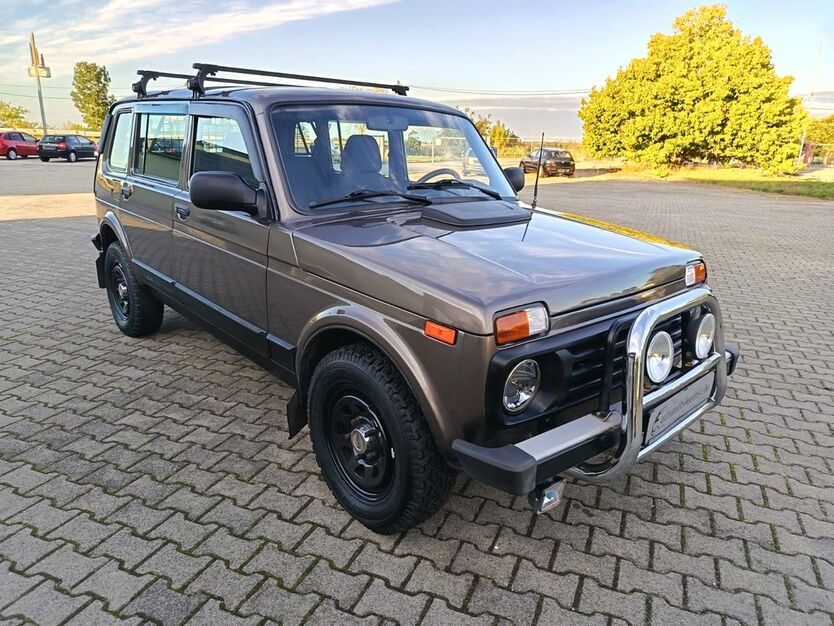 Lada Taiga 110.000 km 9.999 € Torgau 04860