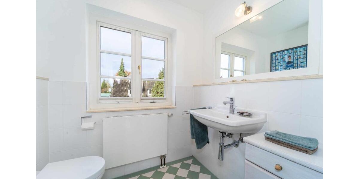 Einfamilienhaus Timmendorfer Strand - 6 Zimmer, 220 m&sup2;, 3.600&euro; | Angebot:25417417