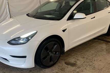 Tesla Model 3 39.890 km 26.750 &euro; Herges-Hallenberg 98587