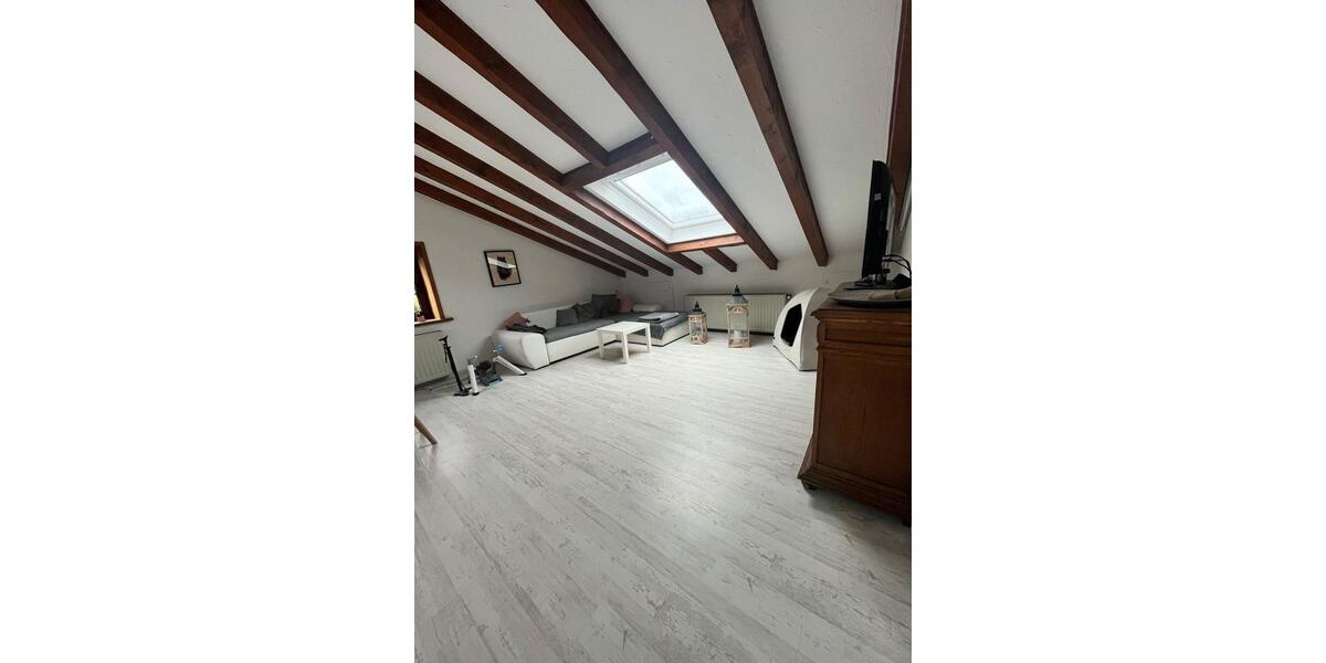 Dachgeschoßwohnung Burscheid - 3 Zimmer, 90 m&sup2;, 1.010&euro; | Angebot:25378677