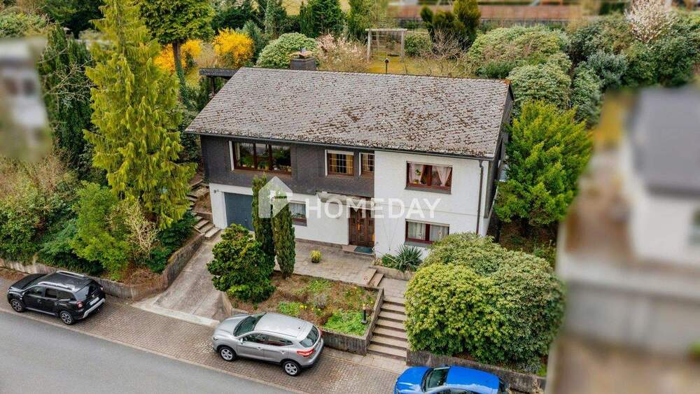 Wohnen auf dem Seltersberg - gepflegtes EFH mit 2 Vollgeschossen, Garage und Garten 6 zimmer