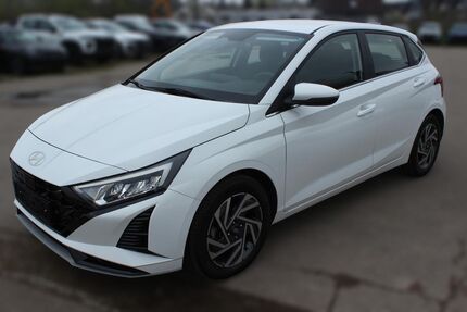 Hyundai i20 13.300 km 16.990 &euro; Neusäß 86356