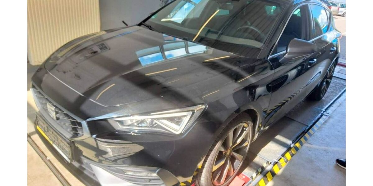 Seat Leon 27.771 km 23.990 &euro; Kassel 34134