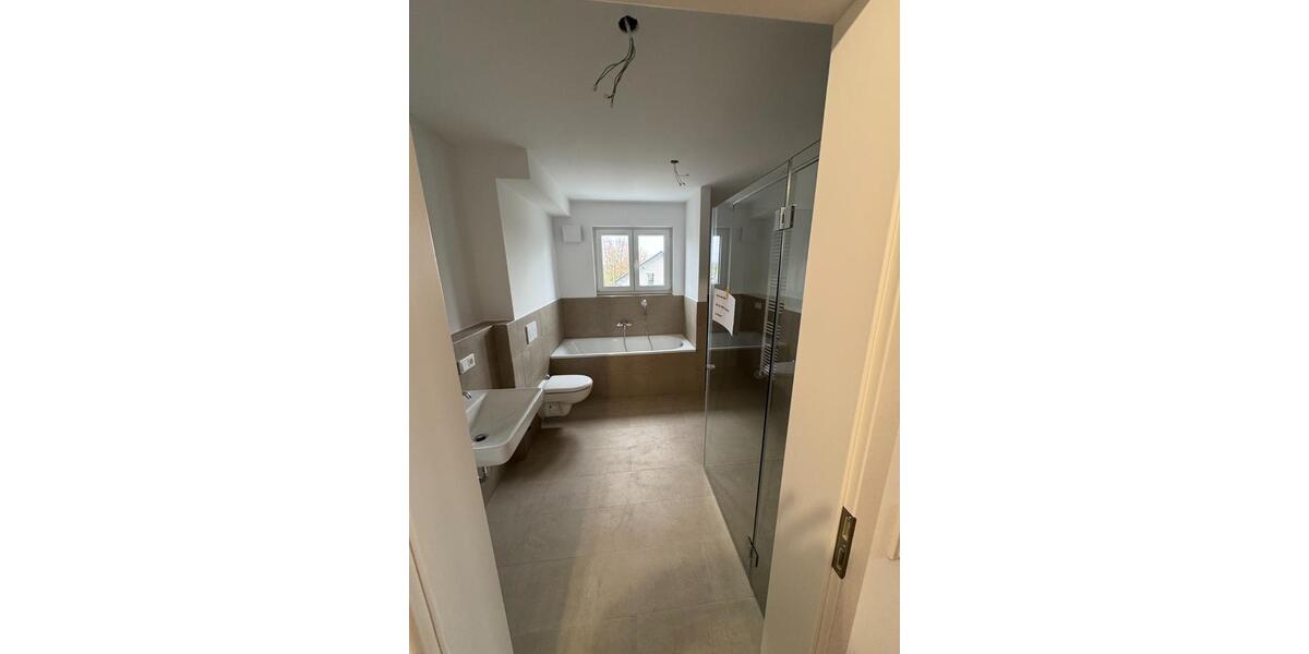 Etagenwohnung Neunkirchen-Seelscheid Seelscheid - 2 Zimmer, 100 m&sup2;, 1.350&euro; | Angebot:23845451