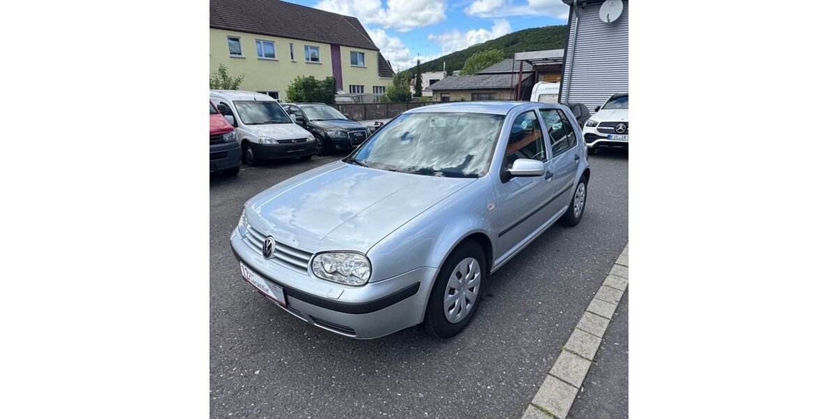VW Golf 266.000 km 1.850 &euro; Uder 37318