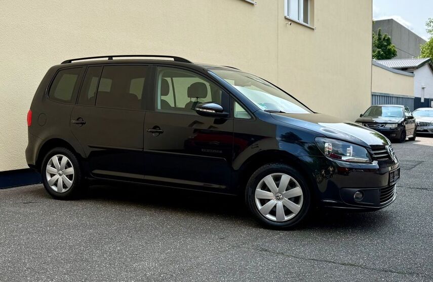 VW Touran 120.521 km 9.690 € Hamburg 20537