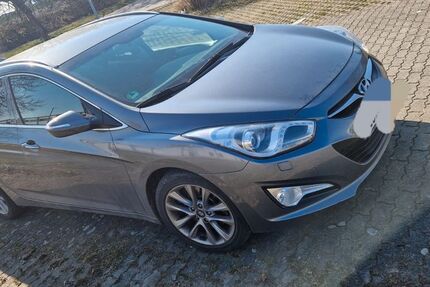 Hyundai i40 177.000 km 6.800 &euro; Oschersleben 39387