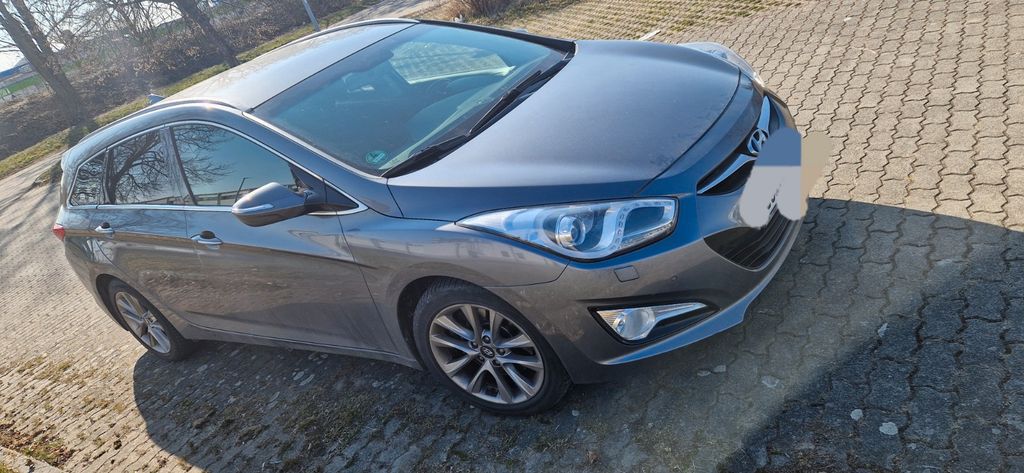 Hyundai i40 177.000 km 6.800 &euro; Oschersleben 39387