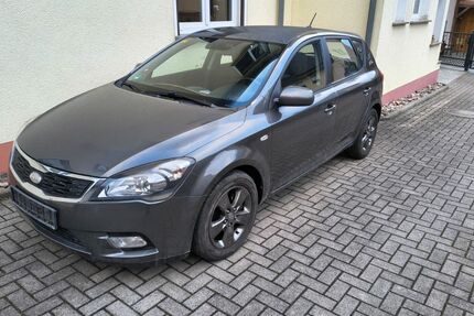 Kia ceed / Ceed 114.000 km 2.600 &euro; Meiningen 98617