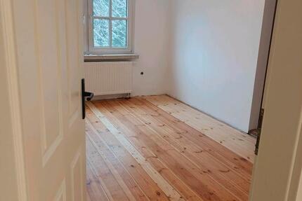Haus Großräschen - 6.5 Zimmer, 135 m&sup2;, 1.373&euro; | Angebot:25048153
