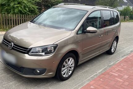 VW Touran 213.000 km 4.900 &euro; NAHE 23866