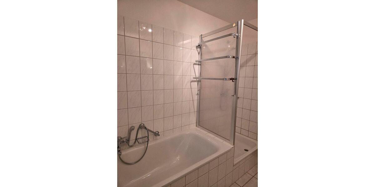 Anfrage Stop-Helle 3-Zimmer-Wohnung+Garage in ruhiger Lage – 82m² 3 zimmer