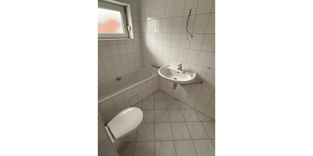 renovierte 3-Zimmer-Wohnung mit Balkon und EBK in Hofheim-Mitte 3 zimmer