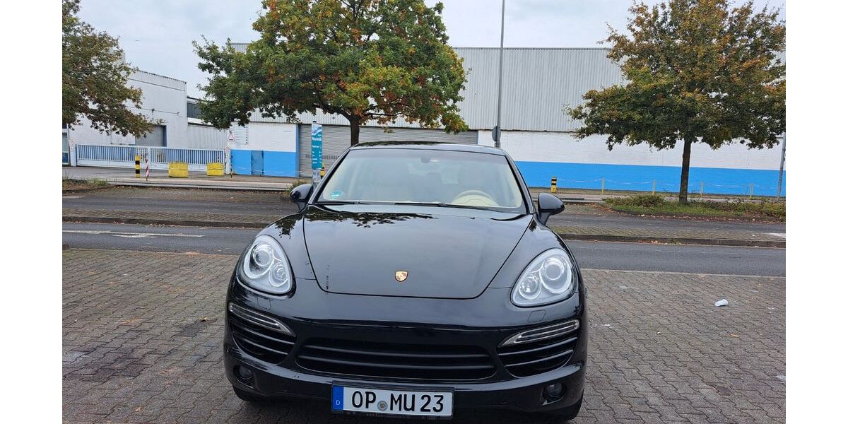 Porsche Cayenne 182.000 km 19.890 &euro; Leverkusen 51373