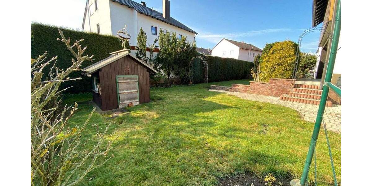 Mehrfamilienhaus, Wohnhaus Langenzenn - 8 Zimmer, 194 m&sup2;, 679.000&euro; | Angebot:25797925