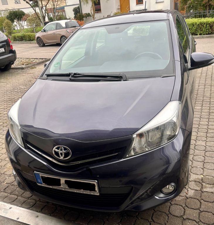 Toyota Yaris 97.000 km 7.400 € Kissing 86438