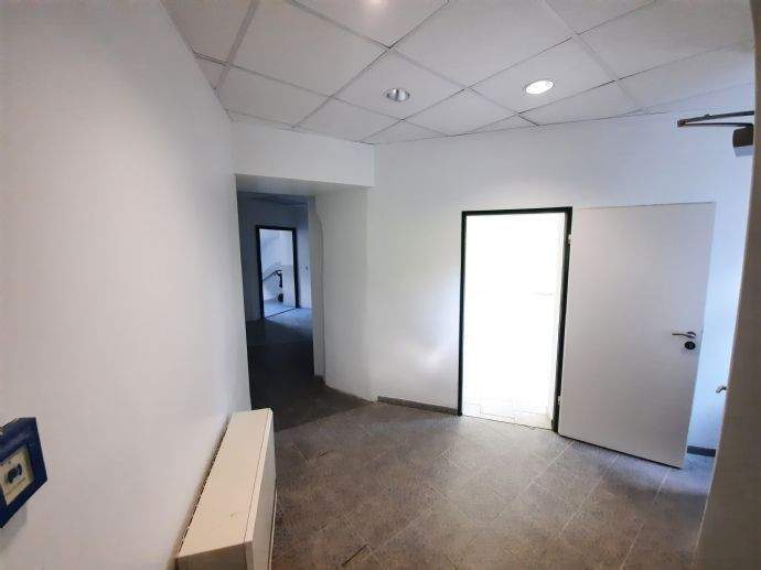 Gewerbeobjekt Bitterfeld-Wolfen Bitterfeld - 2 Zimmer, 62 m&sup2;, 350&euro; | Angebot:25835263