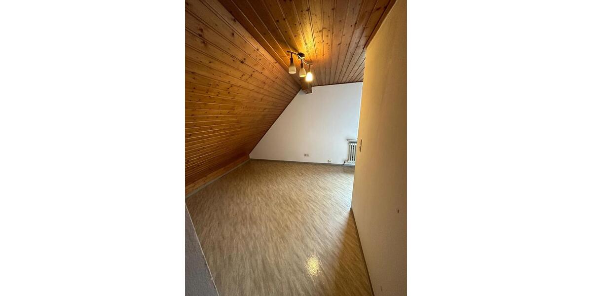 Dachgeschoßwohnung Nabburg - 1 Zimmer, 29 m&sup2;, 215&euro; | Angebot:26403659