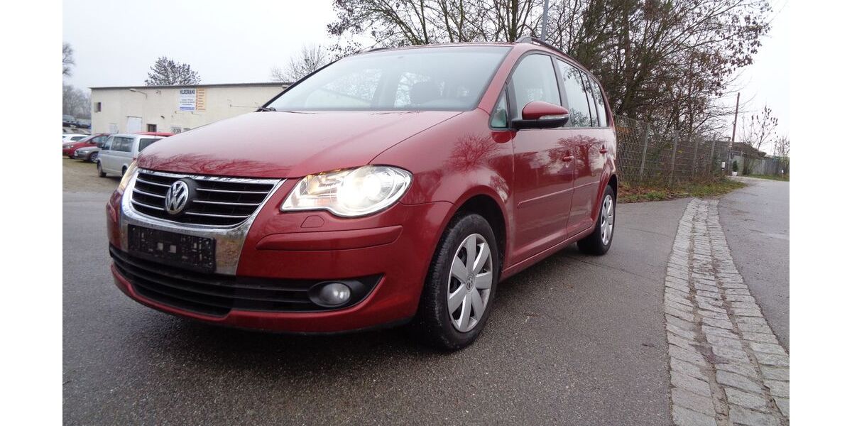 VW Touran 132.866 km 6.900 &euro; Regensburg 93055