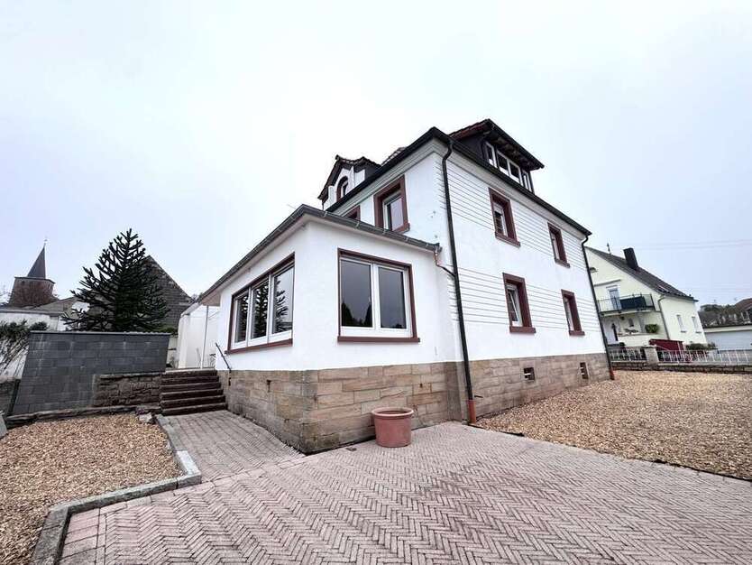 Haus zum Mieten in Leimen 1.750 € 239 m²