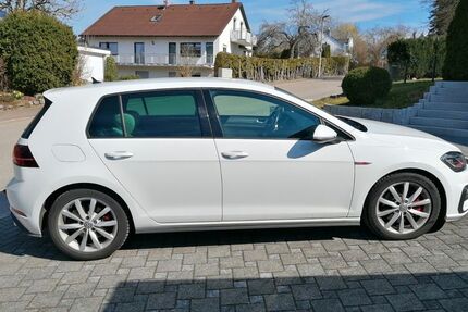 VW Golf 98.000 km 19.400 &euro; Villingen Schwenningen 78052