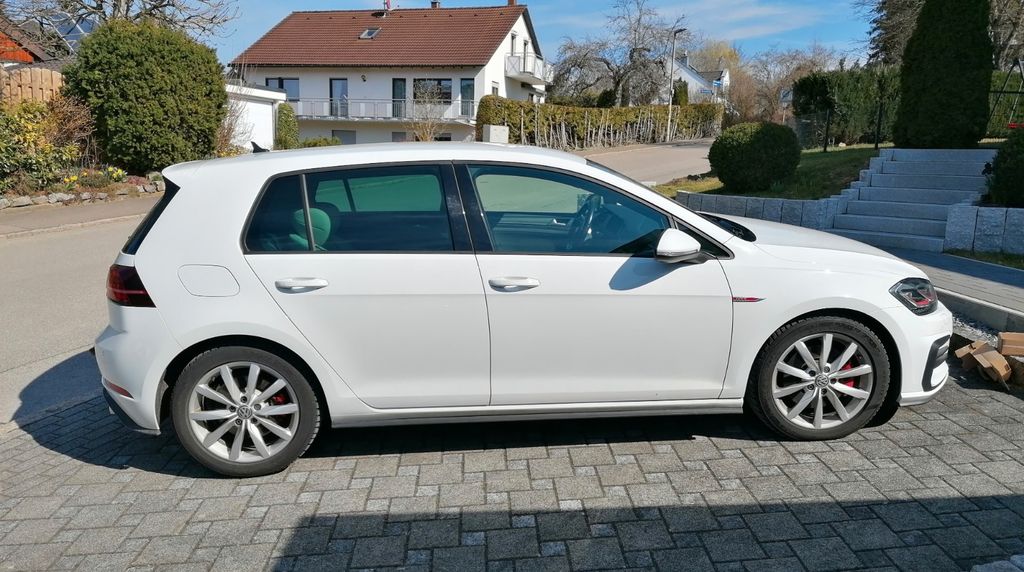 VW Golf 98.000 km 19.400 &euro; Villingen Schwenningen 78052