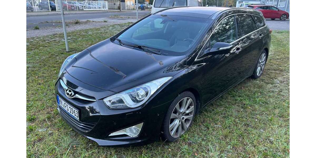 Hyundai i40 229.454 km 5.900 € Senftenberg 01968