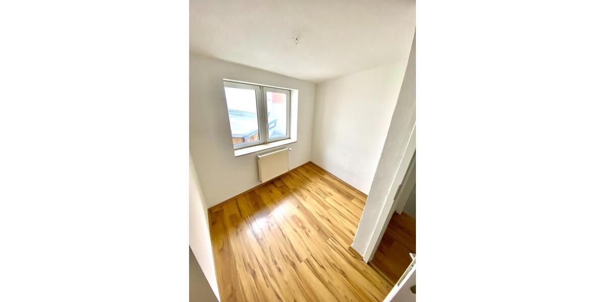 Sanierte 4,5-Zimmer-Wohnung mit EBK im Herzen von Bad Berka 4.5 zimmer