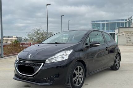 Peugeot 208 140.000 km 3.750 € Paderborn 33104